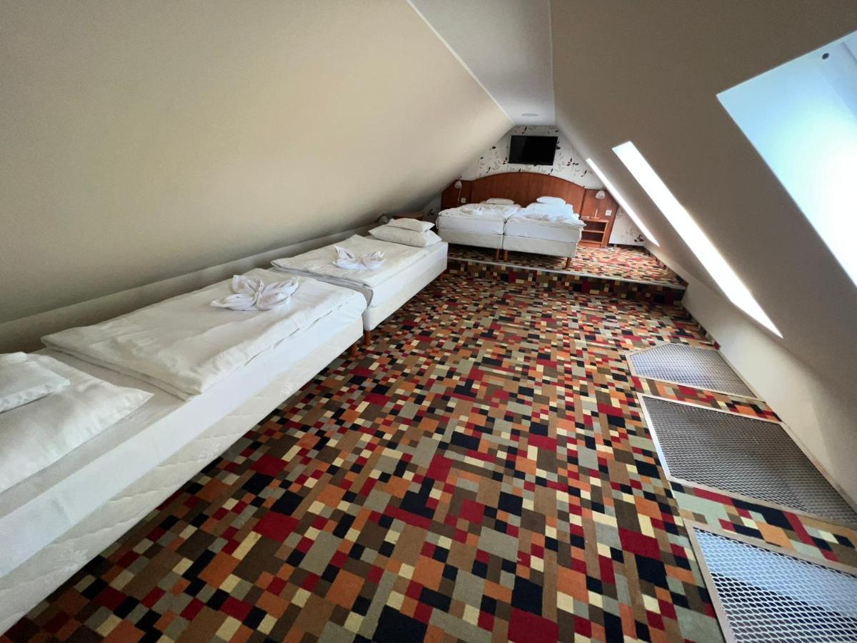 Atryum Hotel Szolnok Eksteriør billede