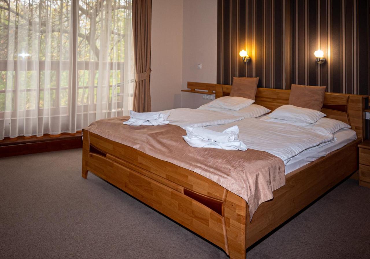 Atryum Hotel Szolnok Eksteriør billede