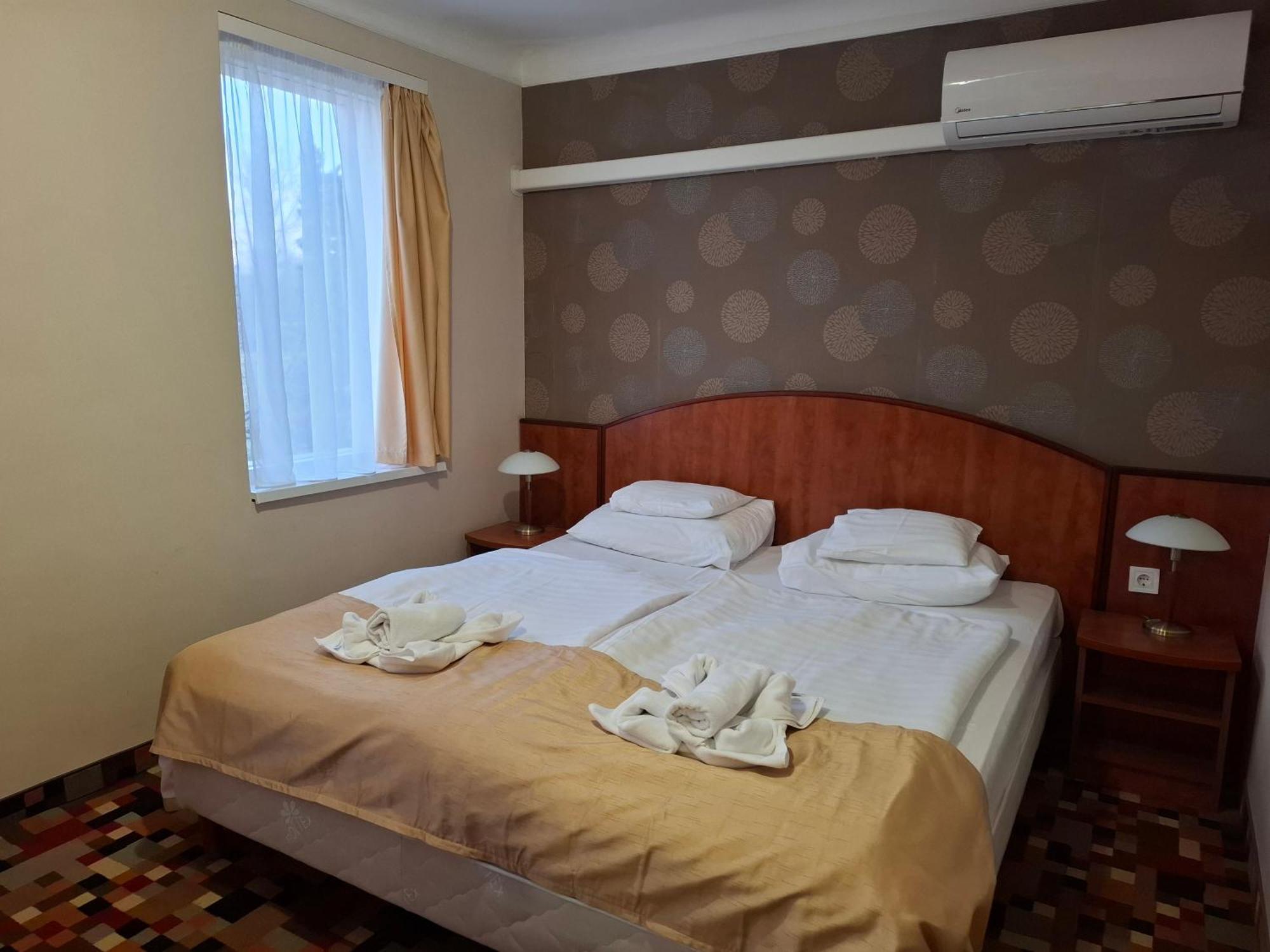Atryum Hotel Szolnok Eksteriør billede